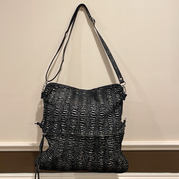 Arza Designer Shoulder Messenger/Laptop Bag in Tiger Print - Picture 5 of 7